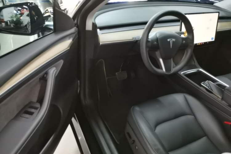 Used Tesla Model Y 2021 Standard Range Rear-Wheel Drive Version Driver Seat