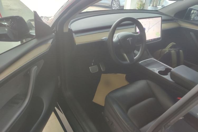 Used Tesla Model Y 2021 Standard Range Rear-Wheel Drive Version Driver Seat