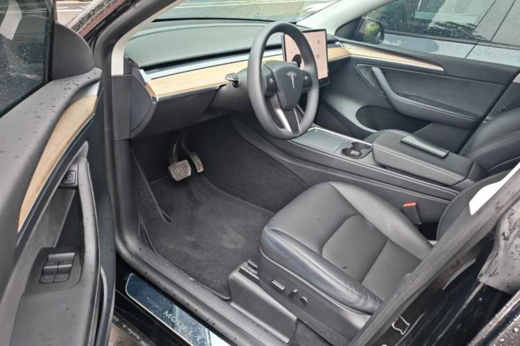 Used Tesla Model Y 2021 Standard Range Rear-Wheel Drive Version Driver Seat