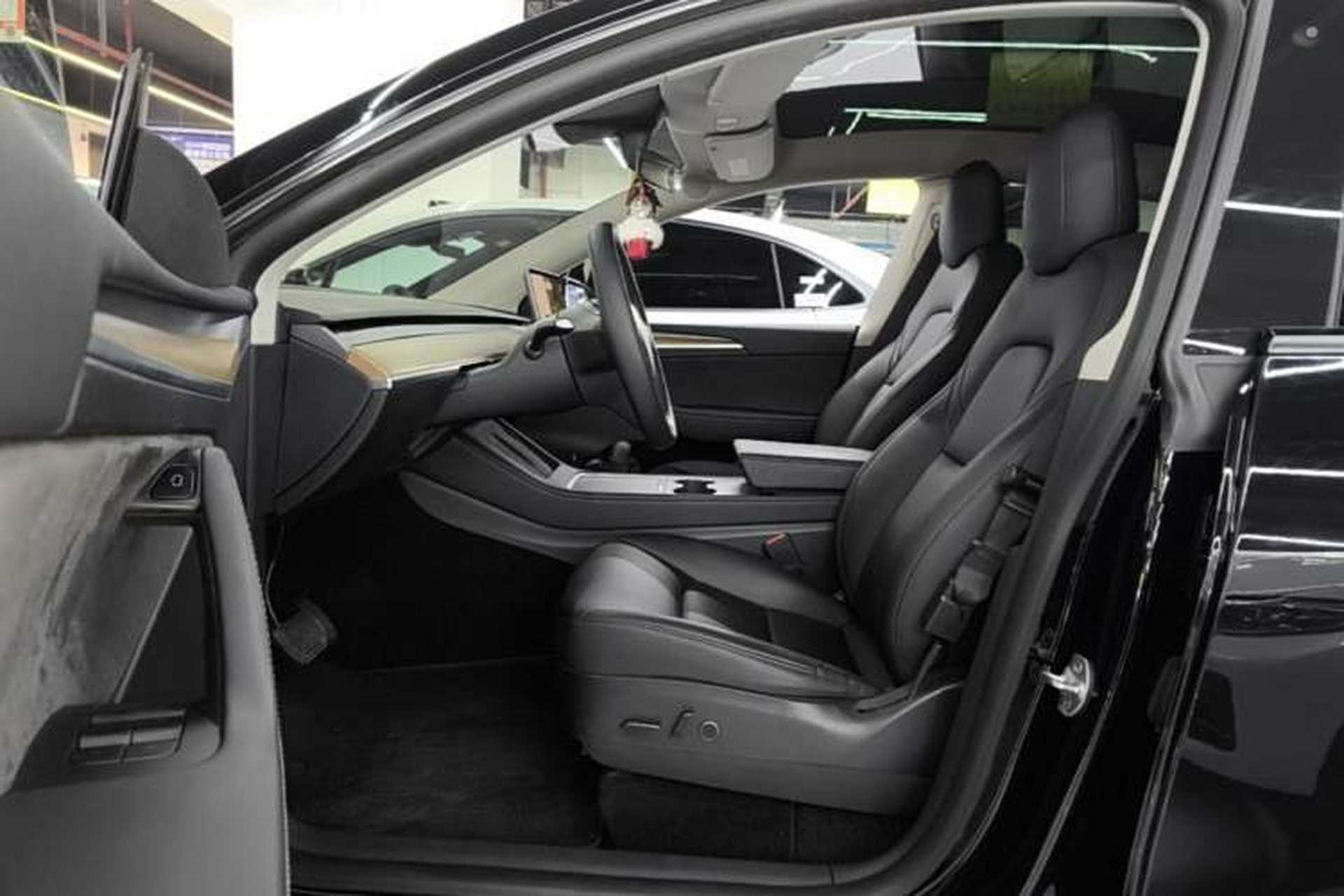 Used Tesla Model Y 2021 Long-Range All-Wheel-Drive Version Driver Seat
