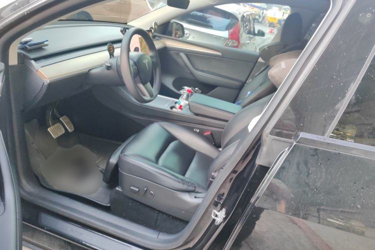 Used Tesla Model Y 2021 Long-Range All-Wheel-Drive Version Driver Seat