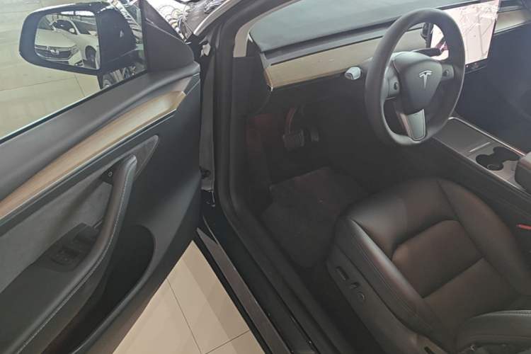Used Tesla Model Y 2021 Long-Range All-Wheel-Drive Version 3D7 Driver Seat
