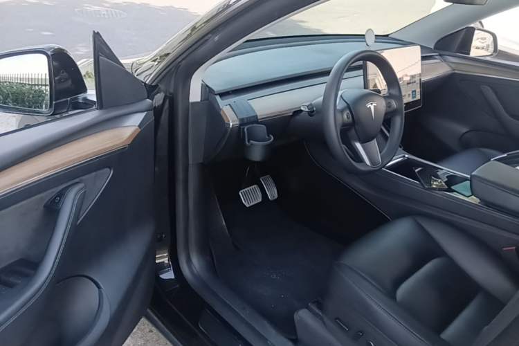 Used Tesla Model Y 2021 Standard Range Rear-Wheel Drive Version Driver Seat