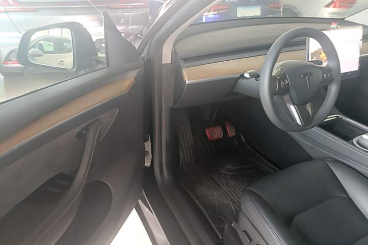 Used Tesla Model Y 2021 Long-Range All-Wheel-Drive Version 3D7 Driver Seat