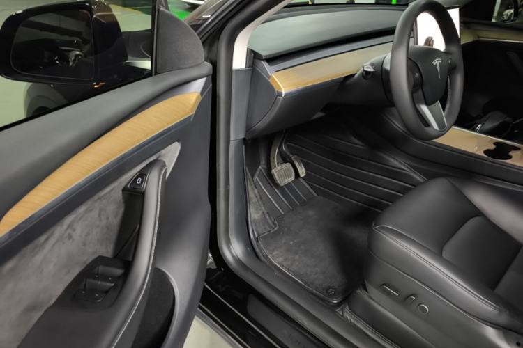 Used Tesla Model Y 2021 Long-Range All-Wheel-Drive Version Driver Seat