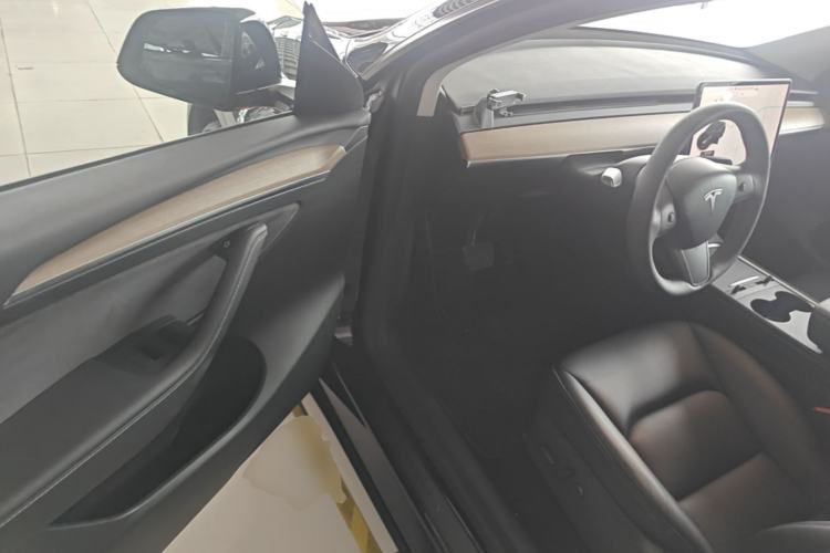 Used Tesla Model Y 2021 Long-Range All-Wheel-Drive Version 3D7 Driver Seat