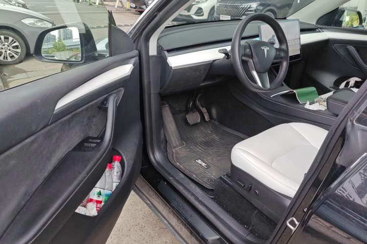 Used Tesla Model Y 2021 Standard Range Rear-Wheel Drive Version Driver Seat