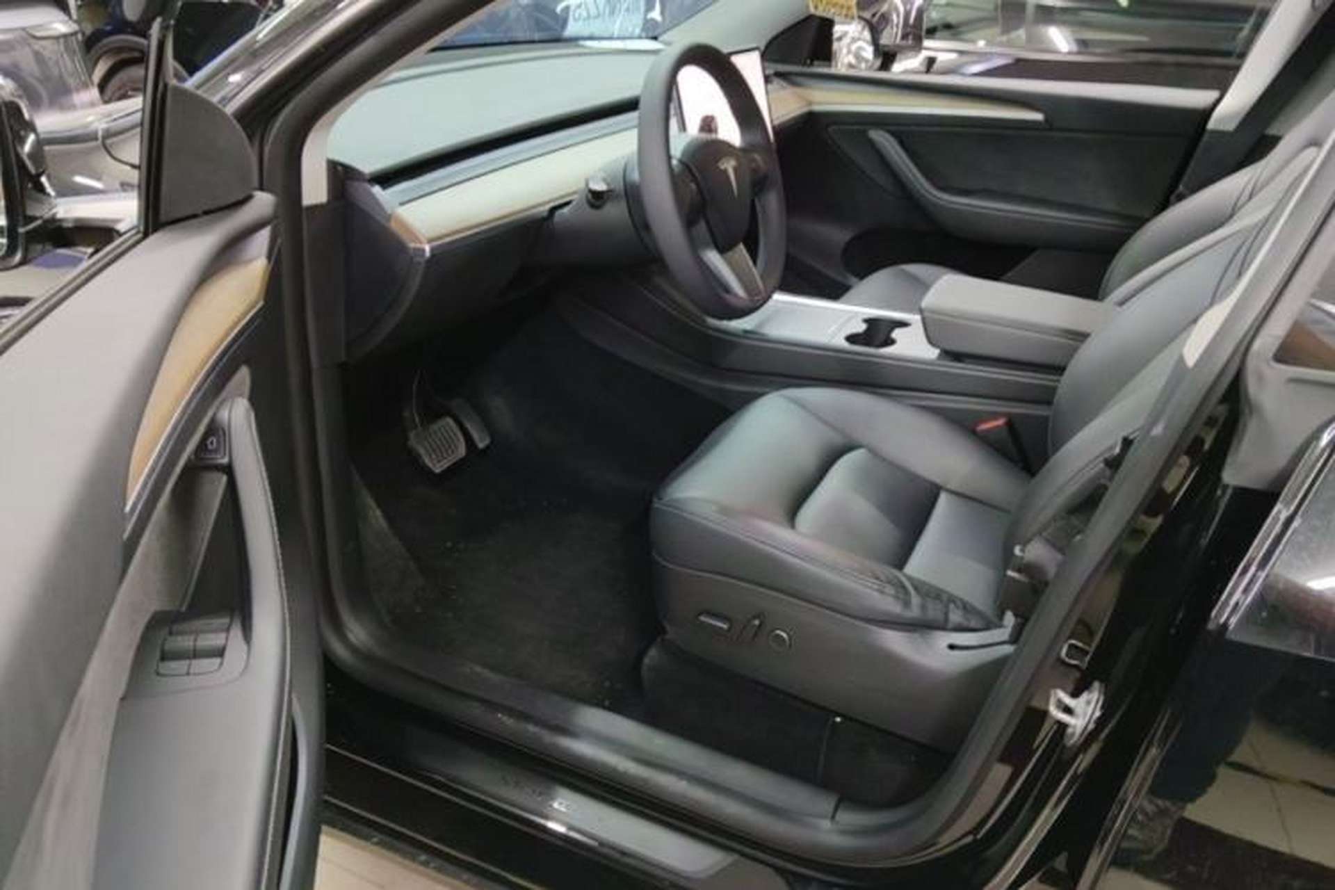 Used Tesla Model Y 2021 Standard Range Rear-Wheel Drive Version Driver Seat