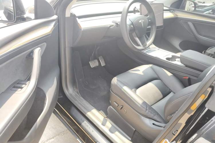 Used Tesla Model Y 2021 Standard Range Rear-Wheel Drive Version Driver Seat