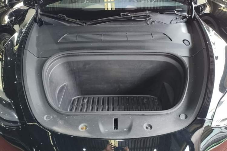 Used Tesla Model Y 2021 Revised Version 2 Long-Range All-Wheel-Drive Edition Engine Bay