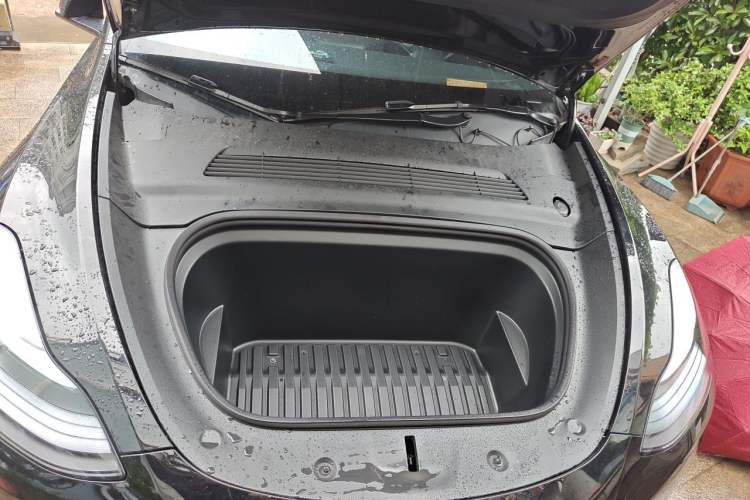 Used Tesla Model Y 2021 Long-Range All-Wheel-Drive Version 3D7 Engine Bay