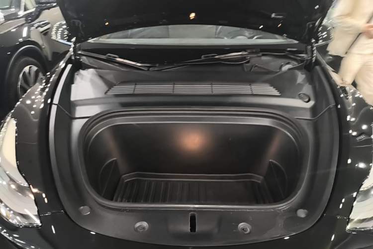 Used Tesla Model Y 2021 Standard Range Rear-Wheel Drive Version Engine Bay