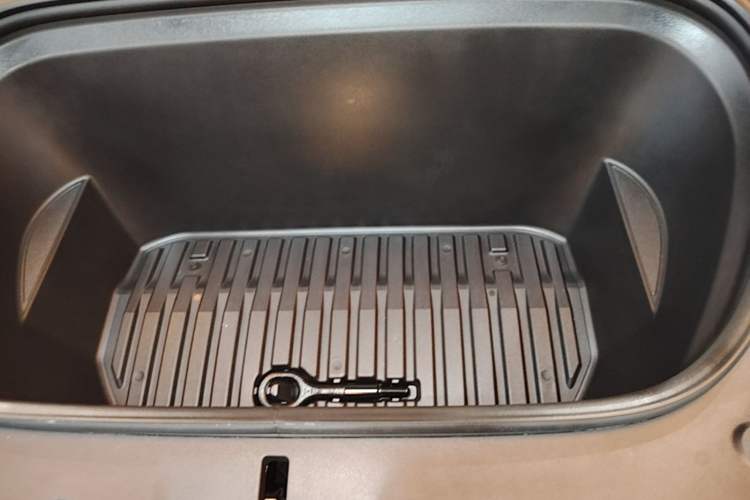 Used Tesla Model Y 2021 Standard Range Rear-Wheel Drive Version Engine Bay