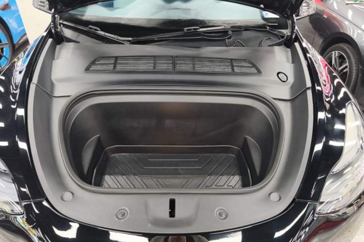 Used Tesla Model Y 2021 Performance High-Performance All-Wheel-Drive Version Engine Bay