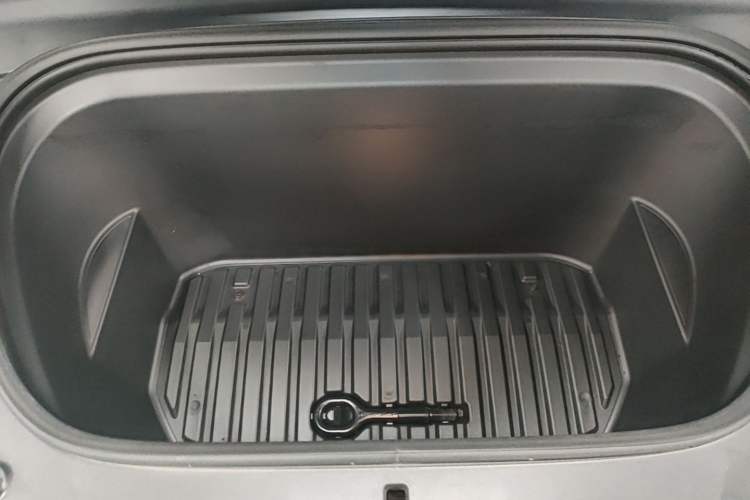 Used Tesla Model Y 2021 Standard Range Rear-Wheel Drive Version Engine Bay