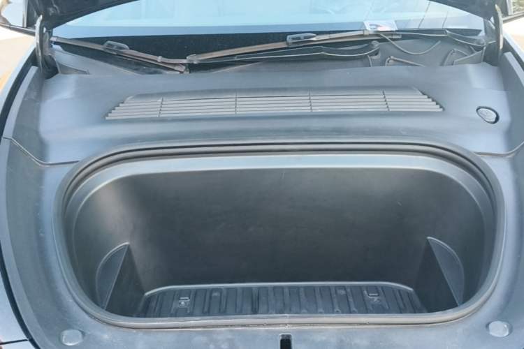 Used Tesla Model Y 2021 Standard Range Rear-Wheel Drive Version Engine Bay