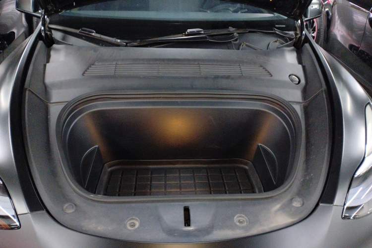 Used Tesla Model Y 2021 Performance High-Performance All-Wheel-Drive Version Engine Bay