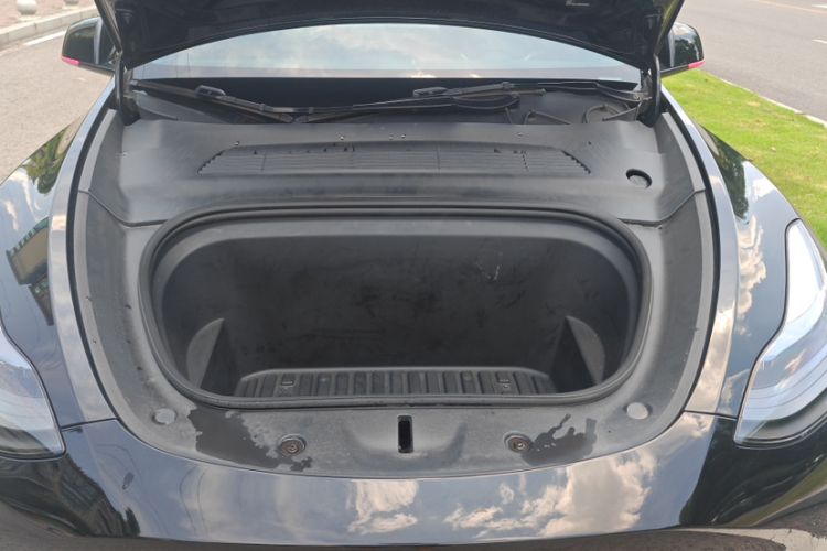 Used Tesla Model Y 2021 Standard Range Rear-Wheel Drive Version Engine Bay