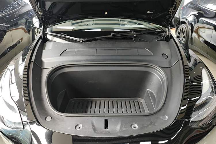 Used Tesla Model Y 2021 Standard Range Rear-Wheel Drive Version Engine Bay