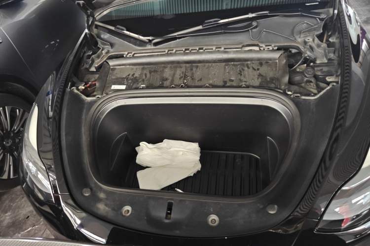 Used Tesla Model Y 2021 Performance High-Performance All-Wheel-Drive Version Engine Bay