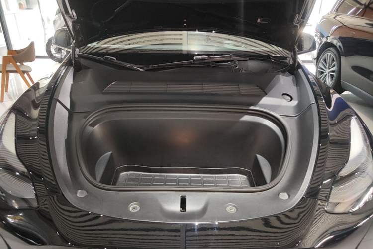Used Tesla Model Y 2021 Standard Range Rear-Wheel Drive Version Engine Bay