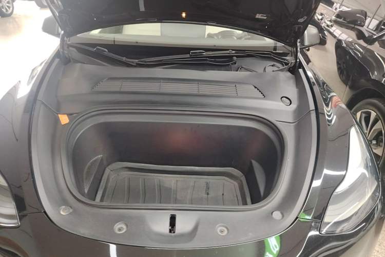 Used Tesla Model Y 2021 Performance High-Performance All-Wheel-Drive Version Engine Bay