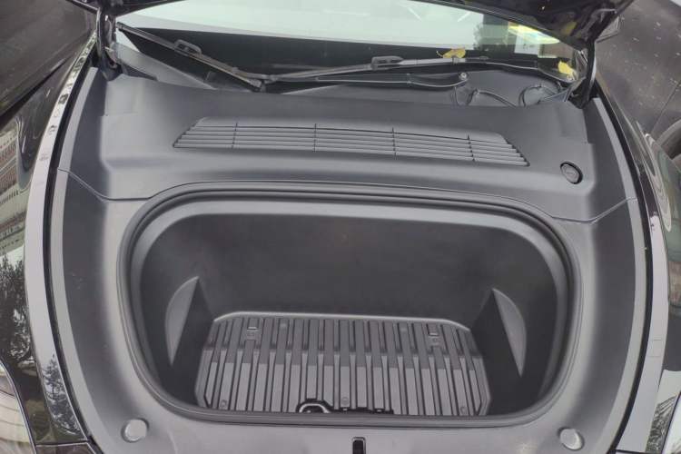 Used Tesla Model Y 2021 Standard Range Rear-Wheel Drive Version Engine Bay
