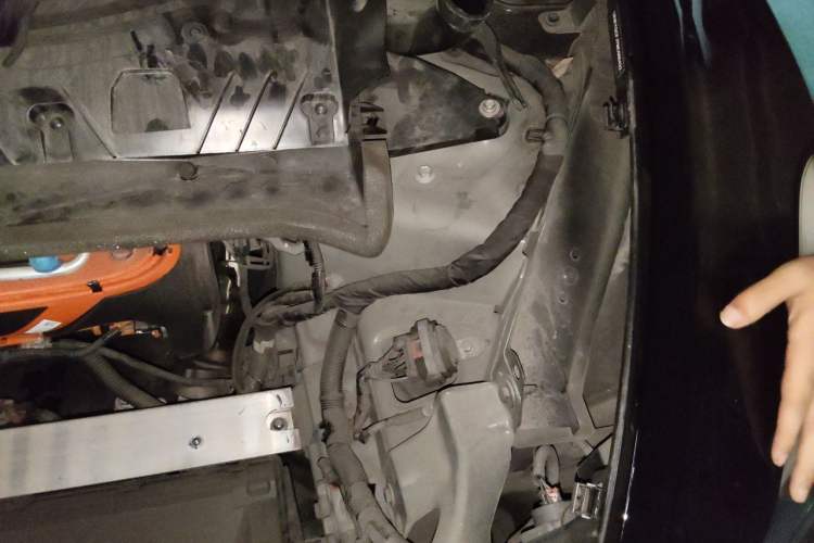 Used Tesla Model Y 2021 Standard Range Rear-Wheel Drive Version Engine Bay Left