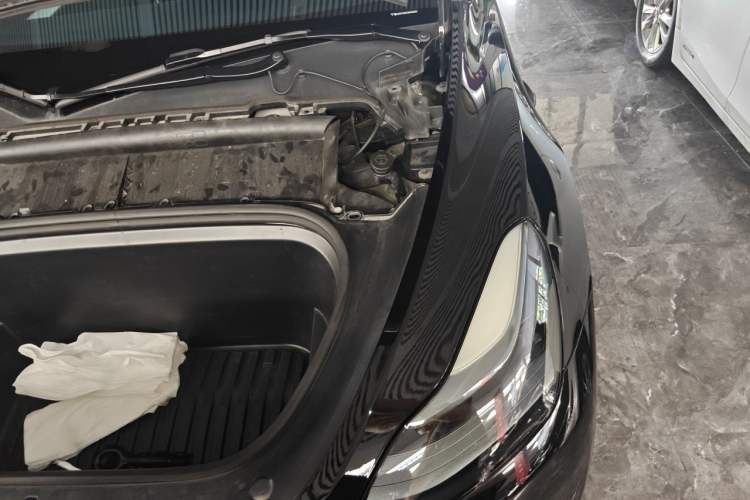 Used Tesla Model Y 2021 Performance High-Performance All-Wheel-Drive Version Engine Bay Left