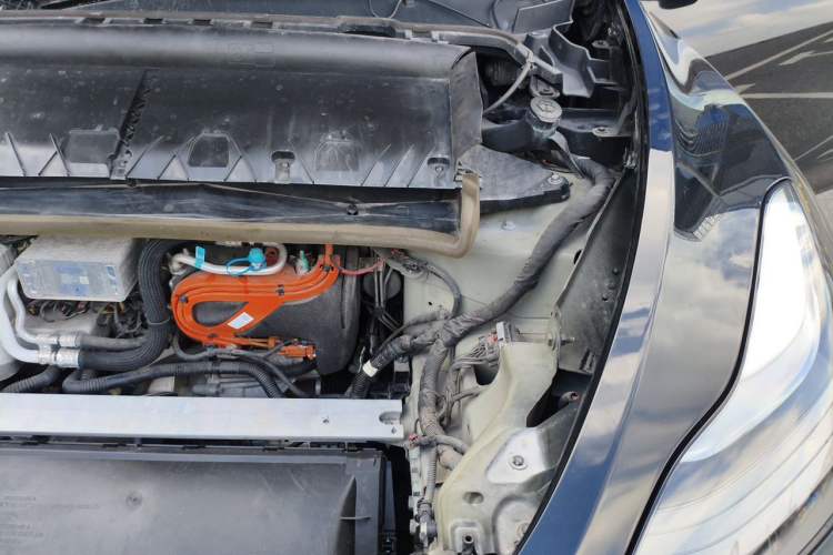 Used Tesla Model Y 2021 Performance High-Performance All-Wheel-Drive Version Engine Bay Left
