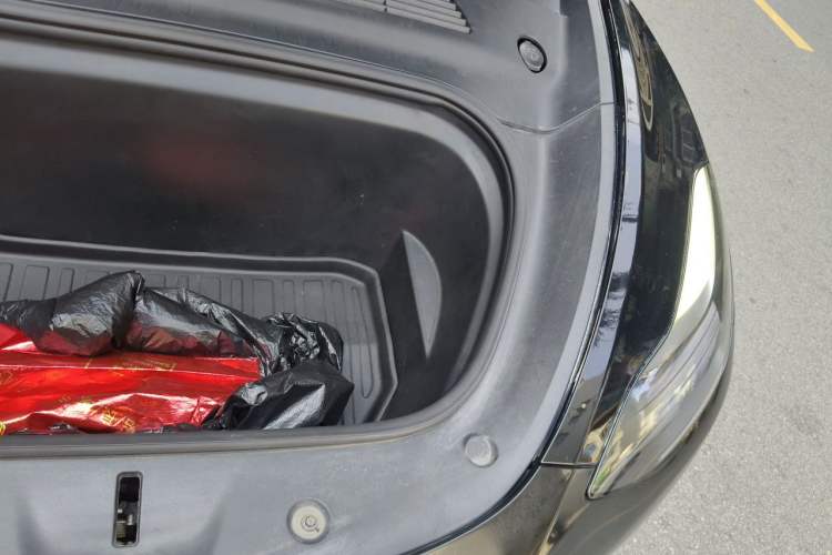 Used Tesla Model Y 2021 Standard Range Rear-Wheel Drive Version Engine Bay Left