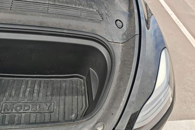 Used Tesla Model Y 2021 Standard Range Rear-Wheel Drive Version Engine Bay Left