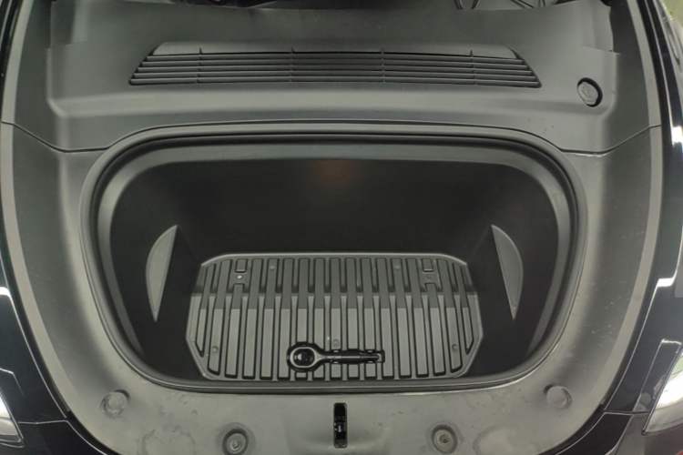 Used Tesla Model Y 2021 Standard Range Rear-Wheel Drive Version Engine Bay