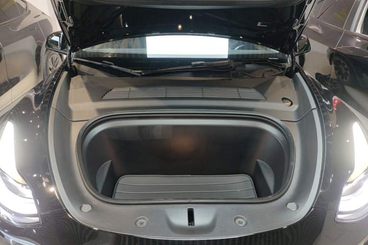Used Tesla Model Y 2021 Standard Range Rear-Wheel Drive Version Engine Bay
