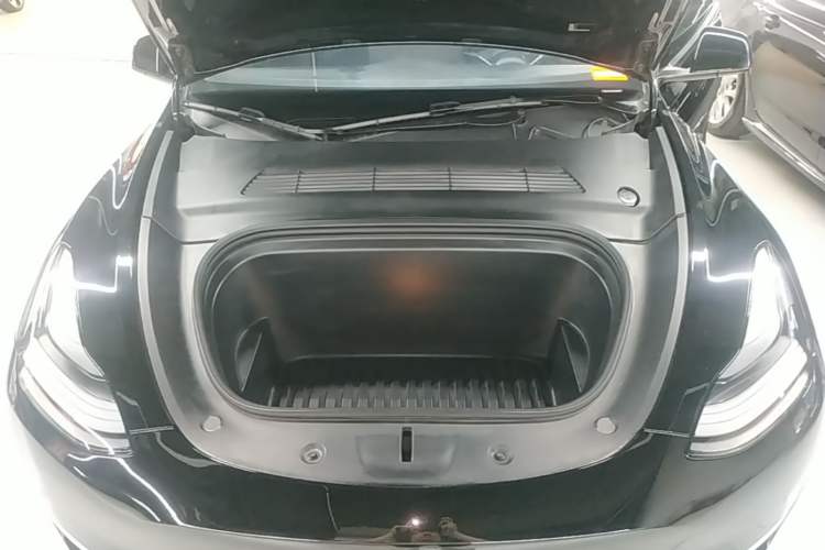 Used Tesla Model Y 2021 Standard Range Rear-Wheel Drive Version Engine Bay