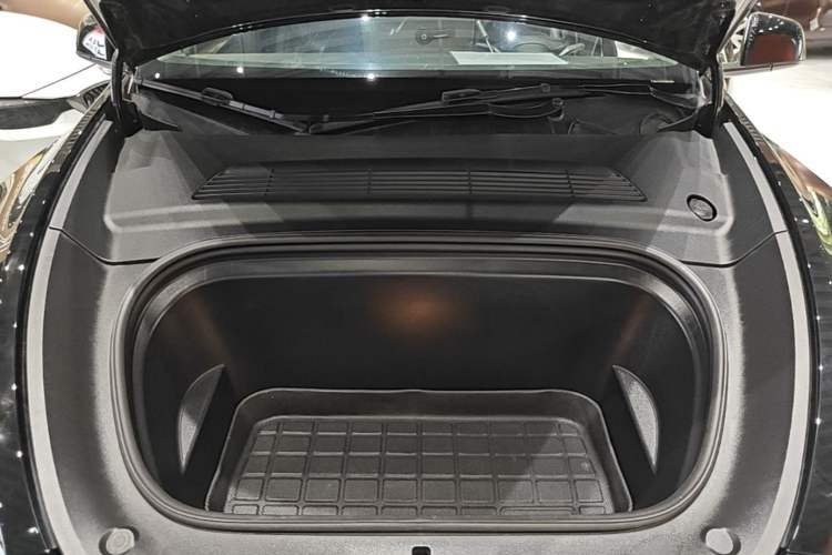 Used Tesla Model Y 2021 Standard Range Rear-Wheel Drive Version Engine Bay