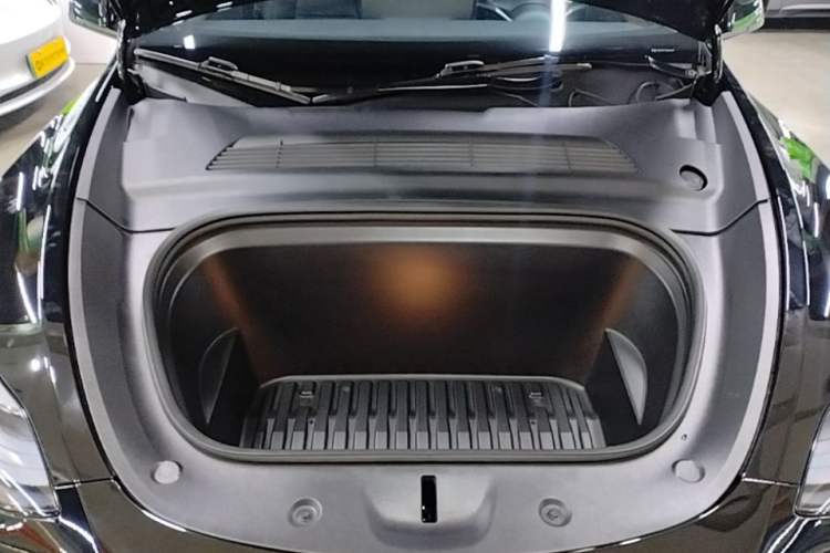 Used Tesla Model Y 2021 Standard Range Rear-Wheel Drive Version Engine Bay