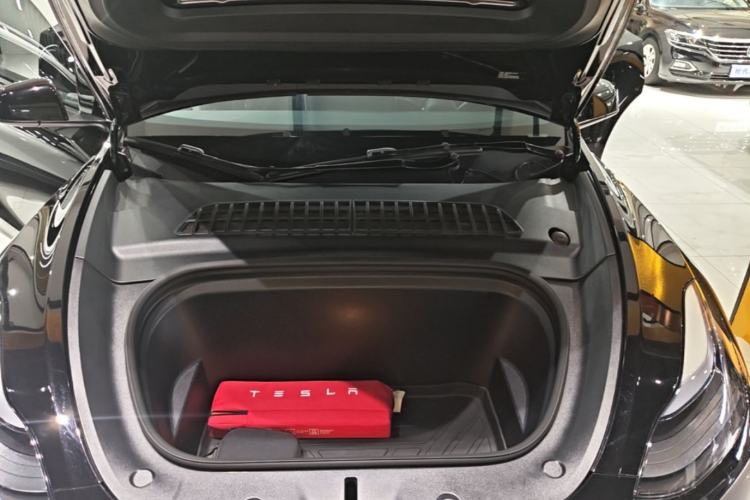 Used Tesla Model Y 2021 Performance High-Performance All-Wheel-Drive Version Engine Bay