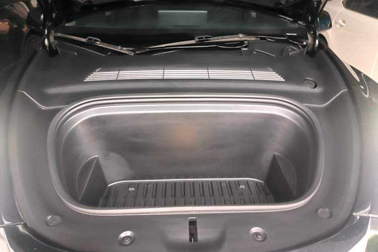 Used Tesla Model Y 2021 Standard Range Rear-Wheel Drive Version Engine Bay