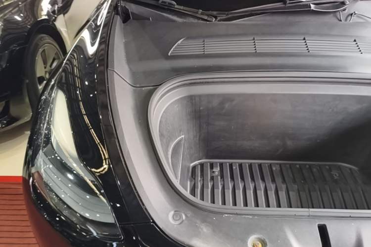 Used Tesla Model Y 2021 Revised Version 2 Long-Range All-Wheel-Drive Edition Engine Bay Right