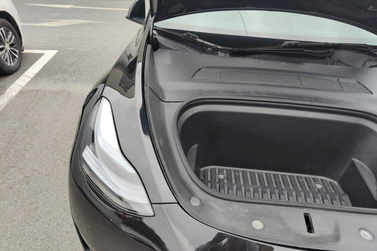 Used Tesla Model Y 2021 Standard Range Rear-Wheel Drive Version Engine Bay Right