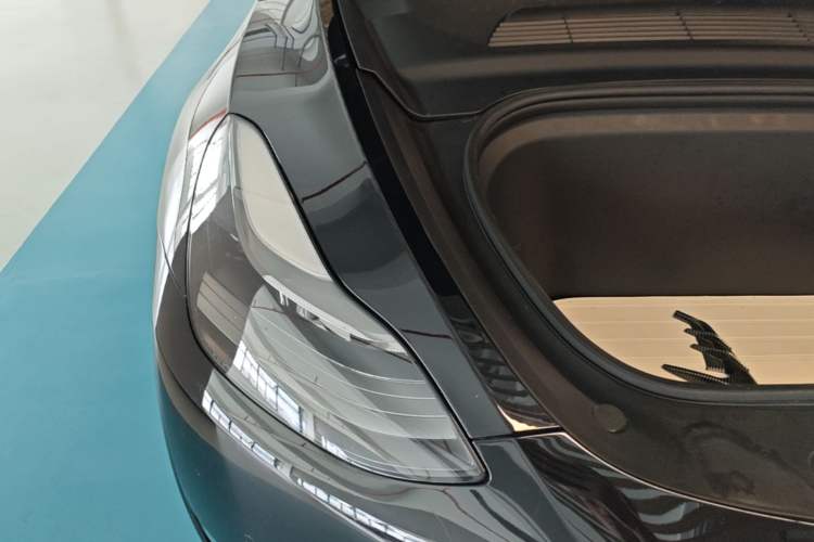 Used Tesla Model Y 2021 Standard Range Rear-Wheel Drive Version Engine Bay Right