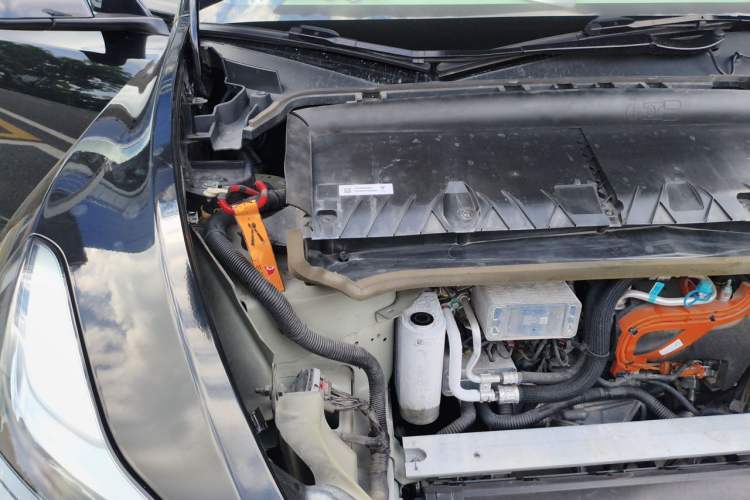 Used Tesla Model Y 2021 Performance High-Performance All-Wheel-Drive Version Engine Bay Right