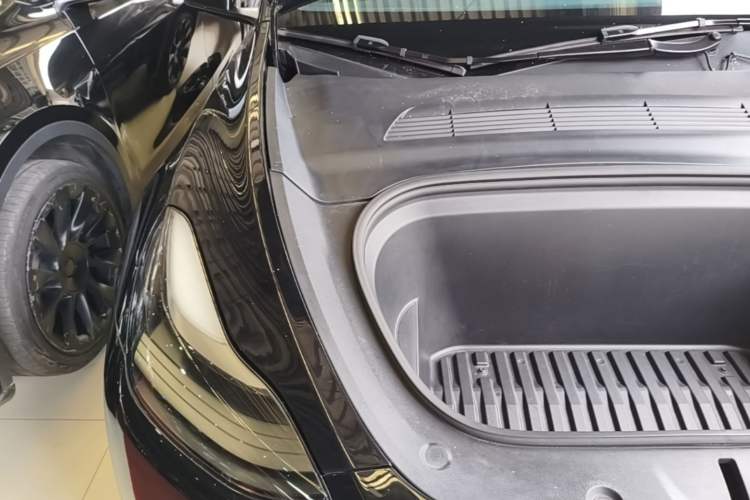 Used Tesla Model Y 2021 Standard Range Rear-Wheel Drive Version Engine Bay Right