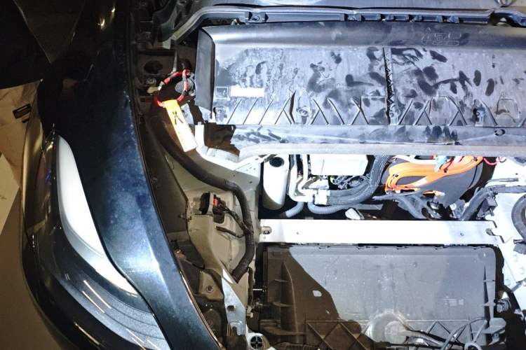 Used Tesla Model Y 2021 Standard Range Rear-Wheel Drive Version Engine Bay Right