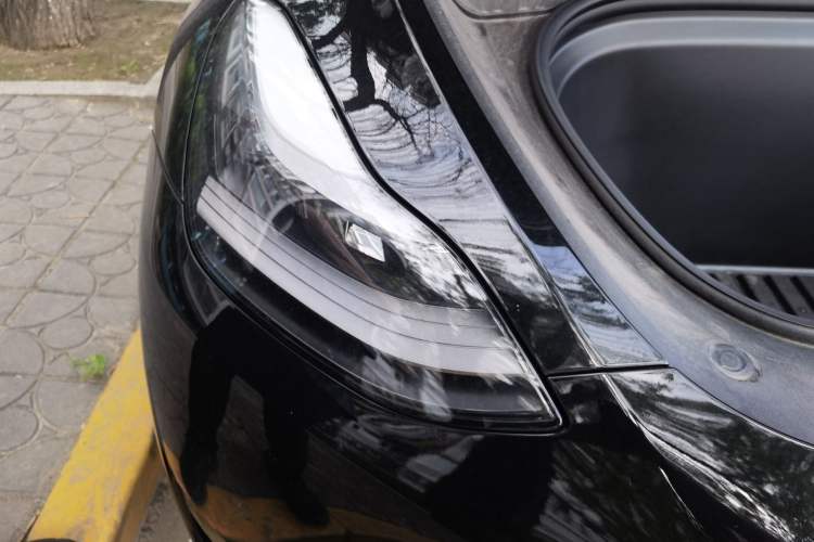 Used Tesla Model Y 2021 Standard Range Rear-Wheel Drive Version Engine Bay Right