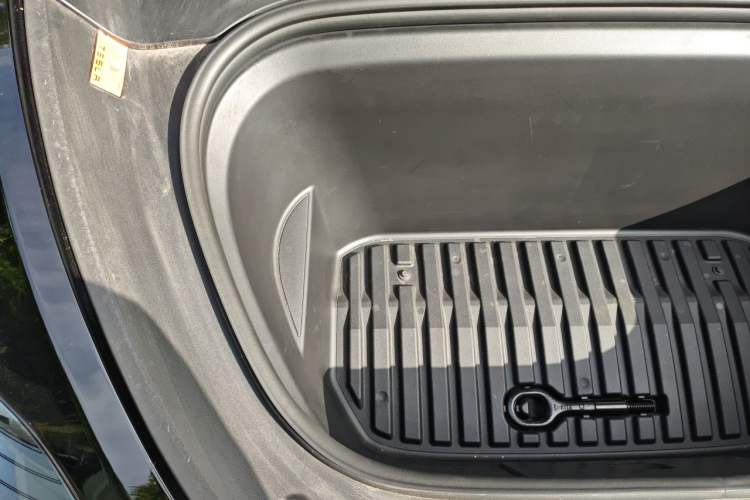 Used Tesla Model Y 2021 Standard Range Rear-Wheel Drive Version Engine Bay Right