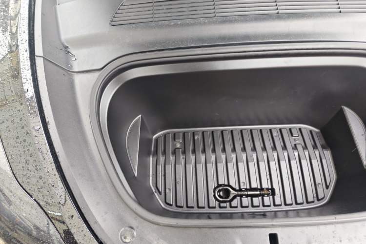 Used Tesla Model Y 2021 Standard Range Rear-Wheel Drive Version Engine Bay Right