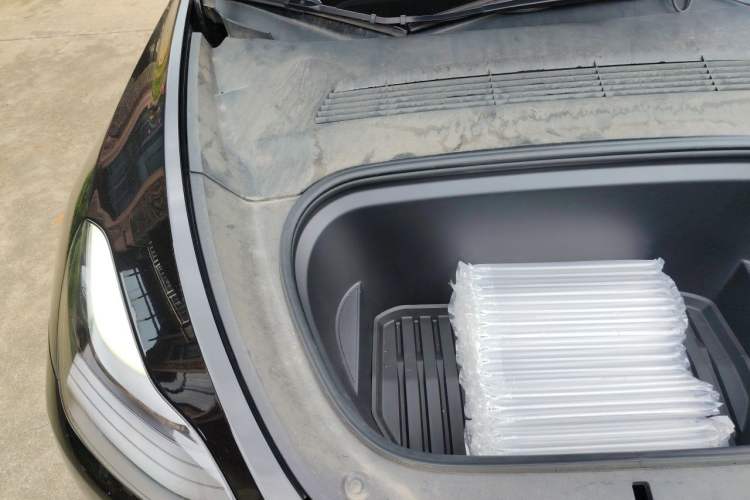 Used Tesla Model Y 2021 Performance High-Performance All-Wheel-Drive Version Engine Bay Right