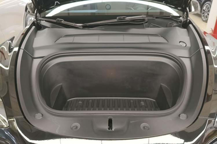 Used Tesla Model Y 2021 Standard Range Rear-Wheel Drive Version Engine Bay